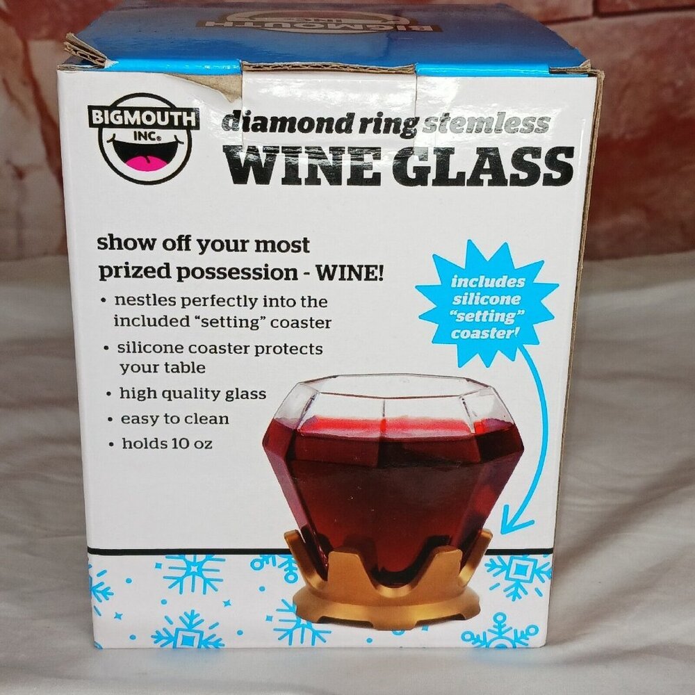 The Diamond Ring Stemless Wine Glass - 10oz - Big Mouth Inc - Picture 6 of 10